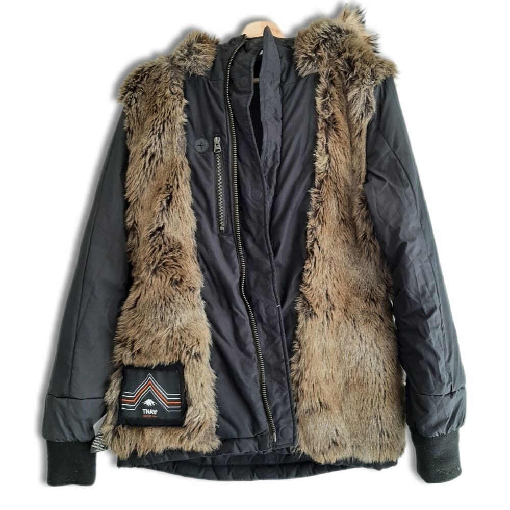 Aritzia Black Ski & Snow Jacket with Faux Fur Trim - Picture 11 of 16